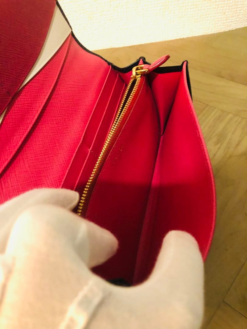 PRADA ブラック 長財布 ジッパー付き