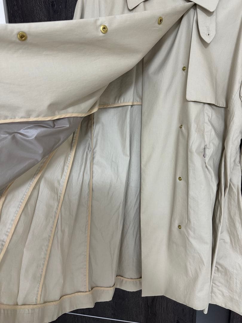 タトラス　トレンチコート