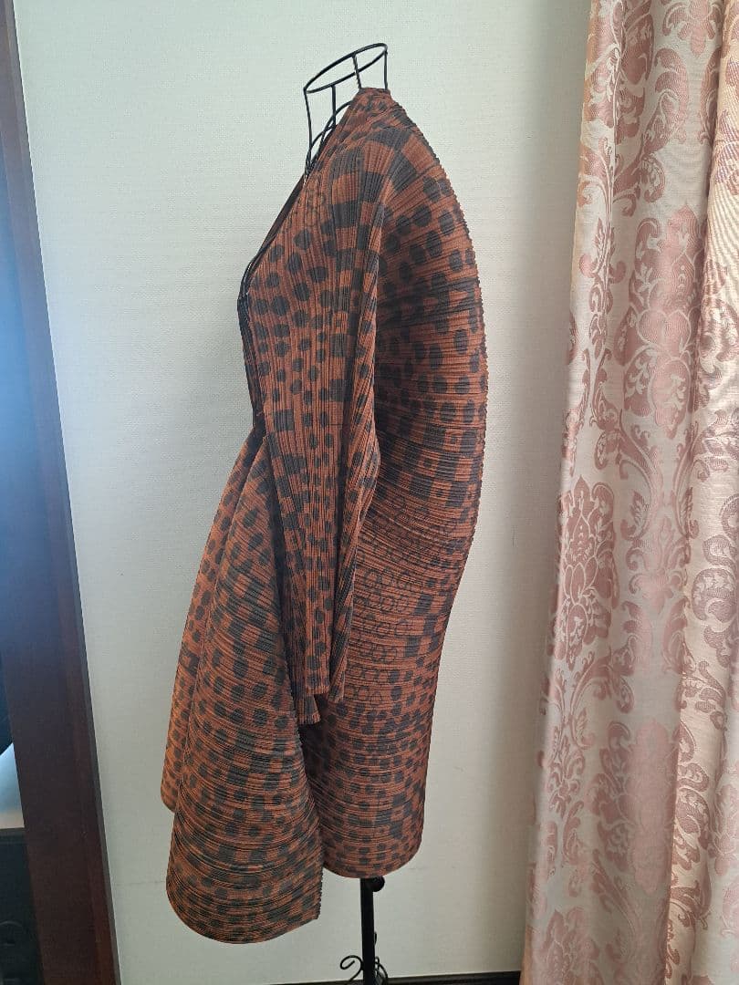 PLEATS PLEATS! ポンチョ・ケープ　サイズ3　イッセイミヤケ