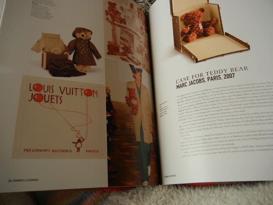 ほぼ新品美品 希少 英語版 ルイヴィトン 伝説のトランク 100 旅行鞄歴史