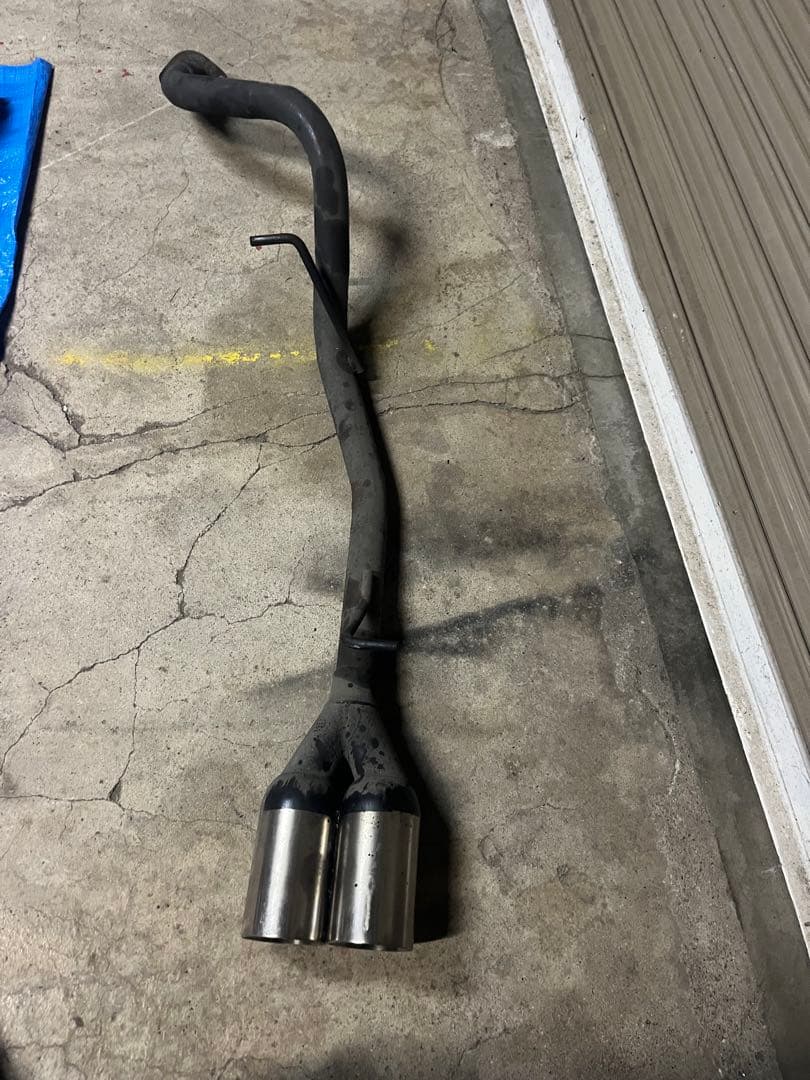 プリウスα マフラー