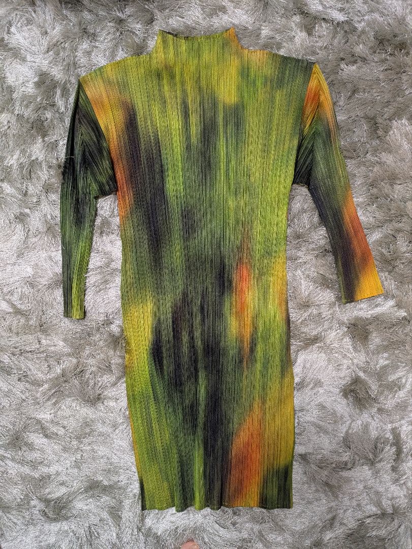 プリーツプリーズ　TURNIP & SPINACH ハイネックカットソー