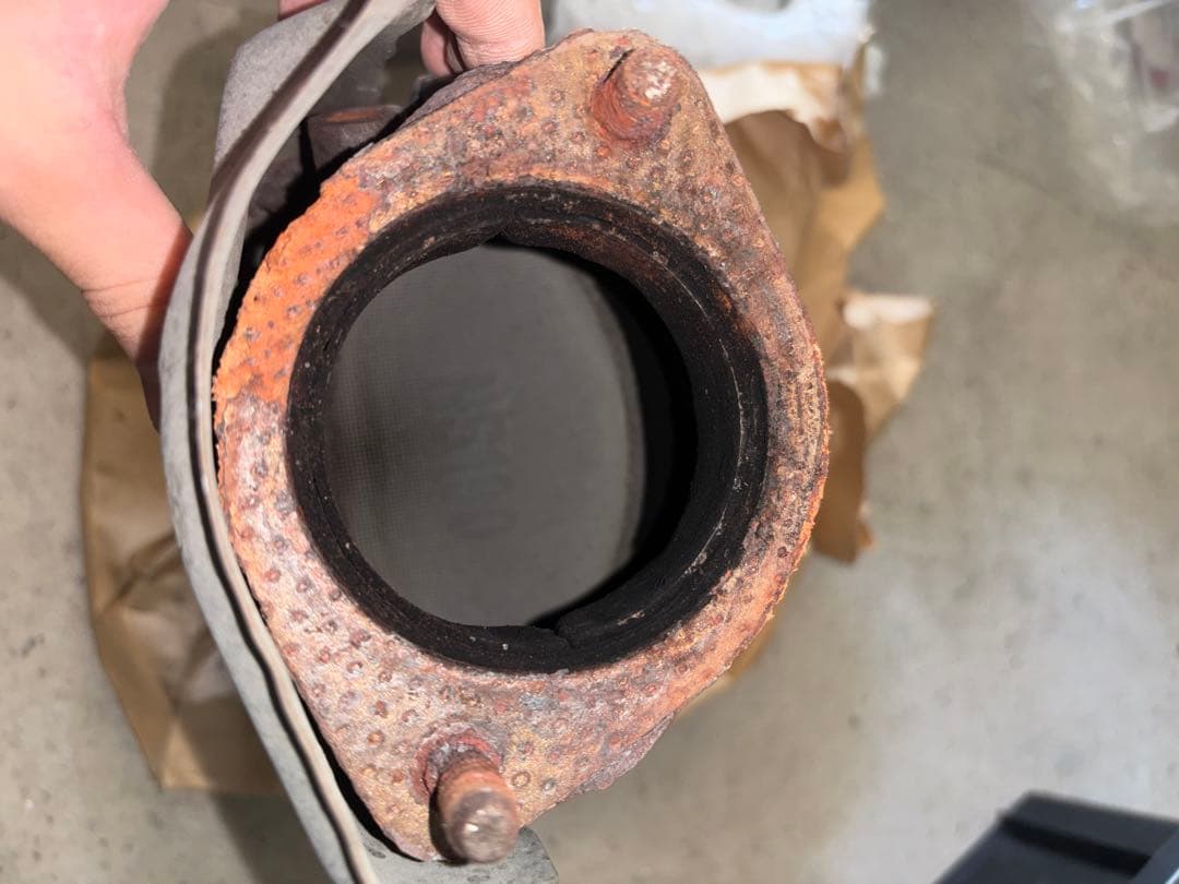 r33スカイライン 触媒