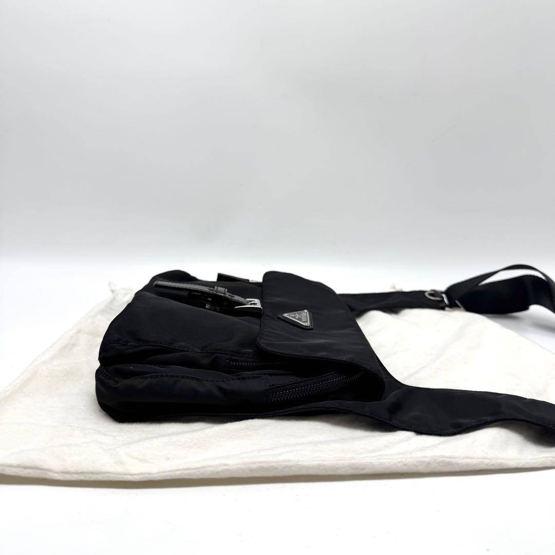 【新品同様・使用感無し】プラダ ショルダーバッグ ポシェット ナイロン 三角ロゴ