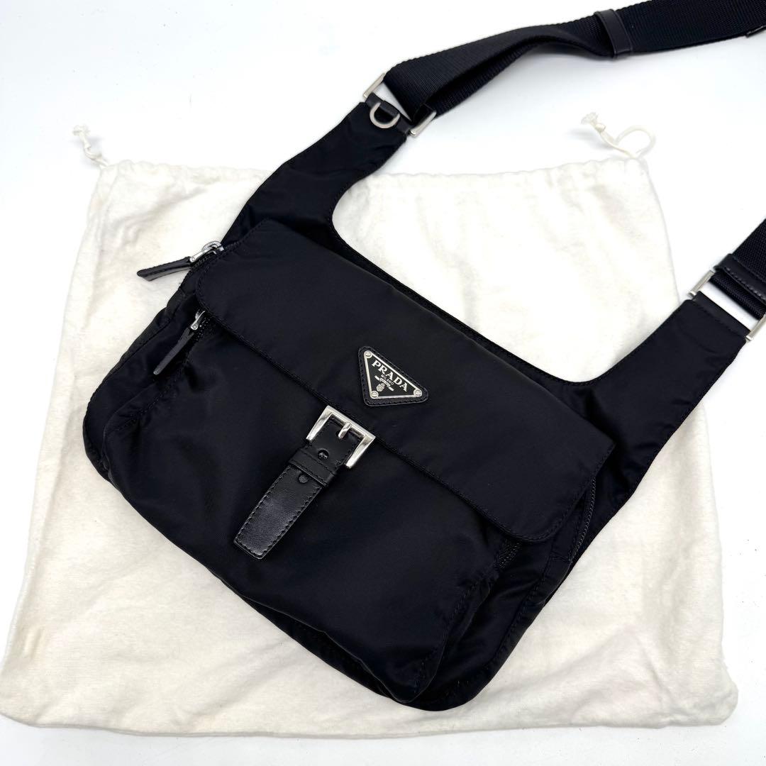 【新品同様・使用感無し】プラダ ショルダーバッグ ポシェット ナイロン 三角ロゴ