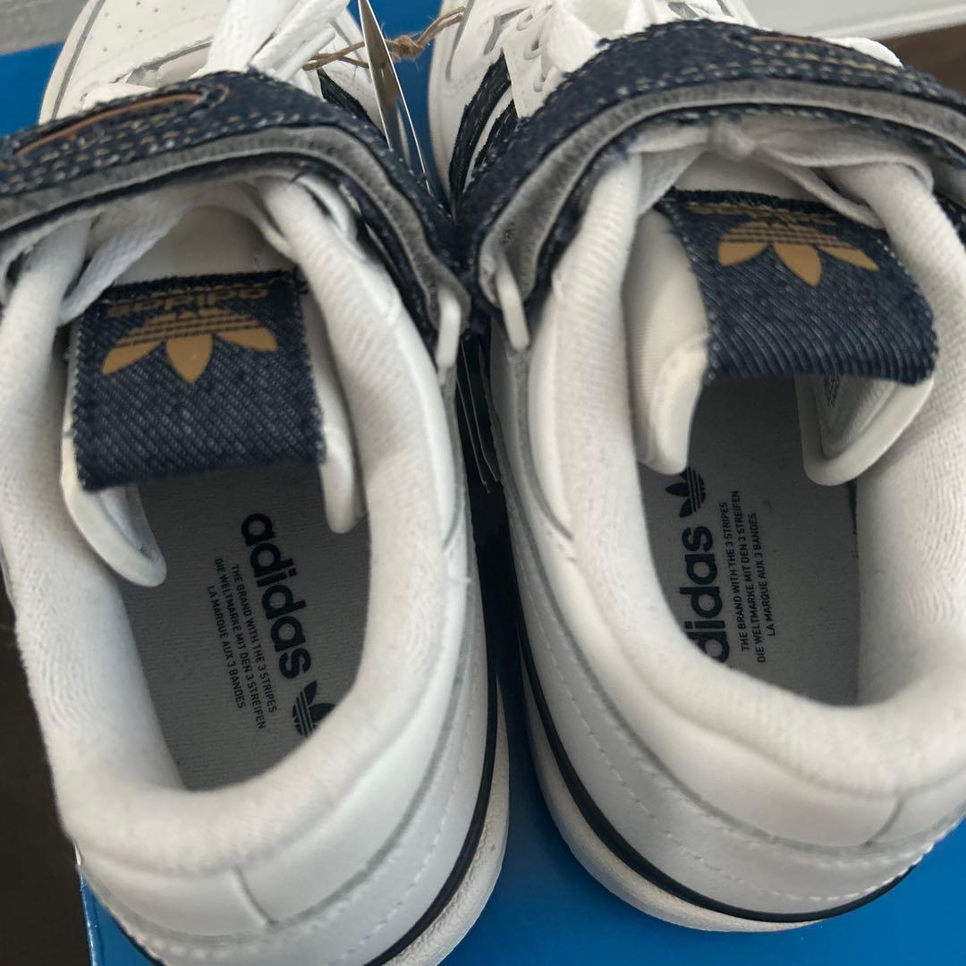 adidas ホワイト ネイビー スニーカー ベルクロ