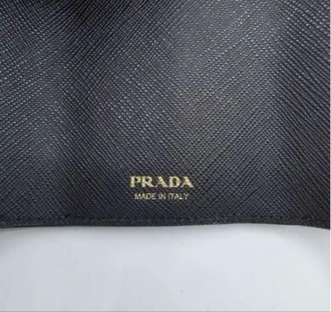 PRADA ブラック 三つ折り財布　証明書付き