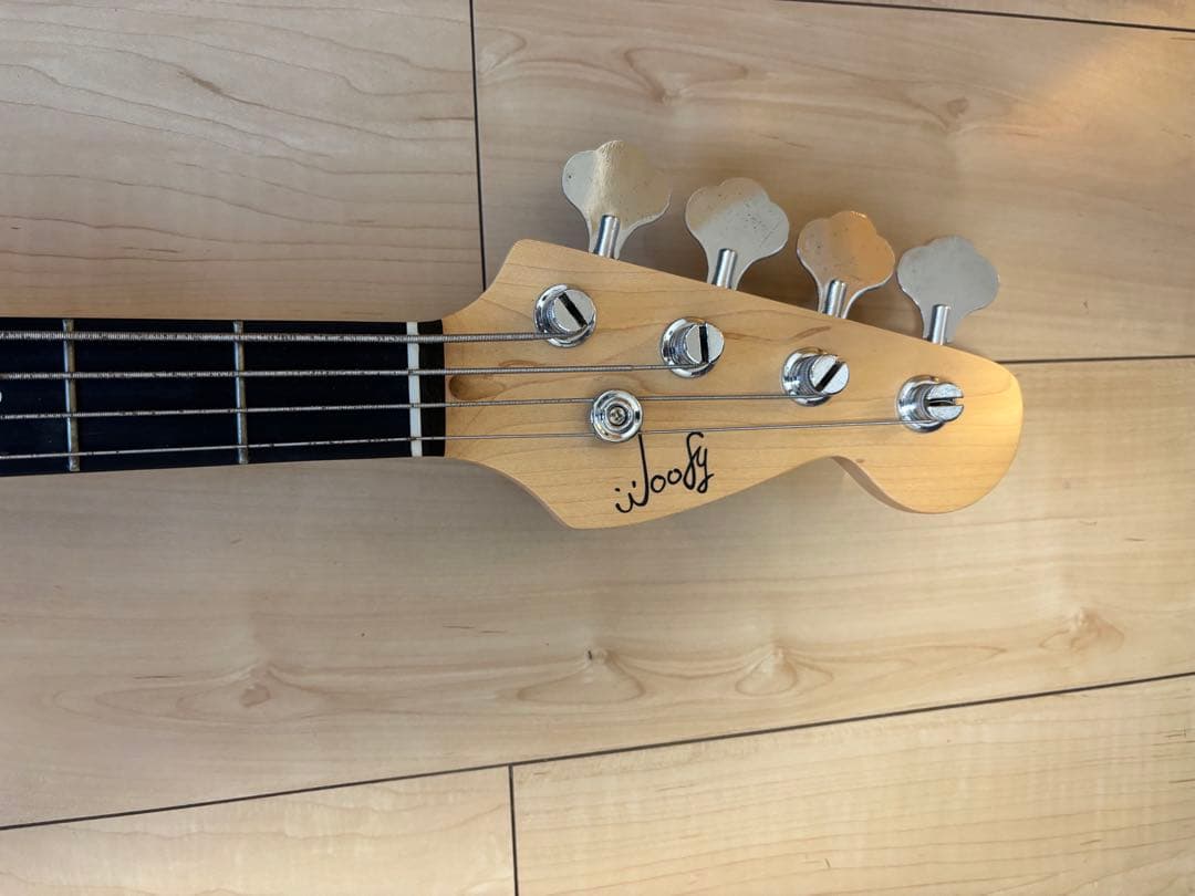 Geek IN Box ウーフィ ベース エレキベース 電装強化済 ケース付き