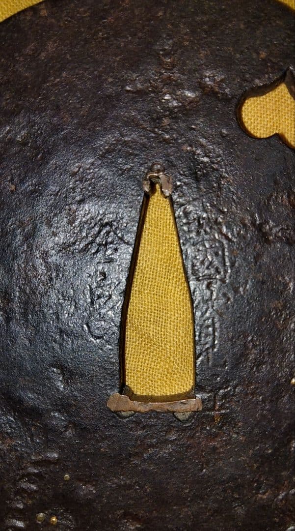 鉄地大鍔　鐔　(山城国伏見住金家　波濤に猪目図)　江戸時代　後代金家　無櫃　箱付