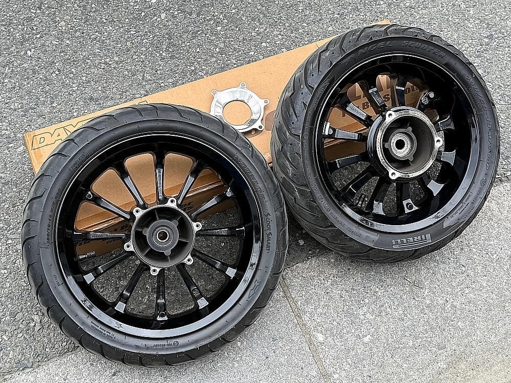 美品ワイズギア インチアップホイール ブラック 4D9 マジェスティ SG20J