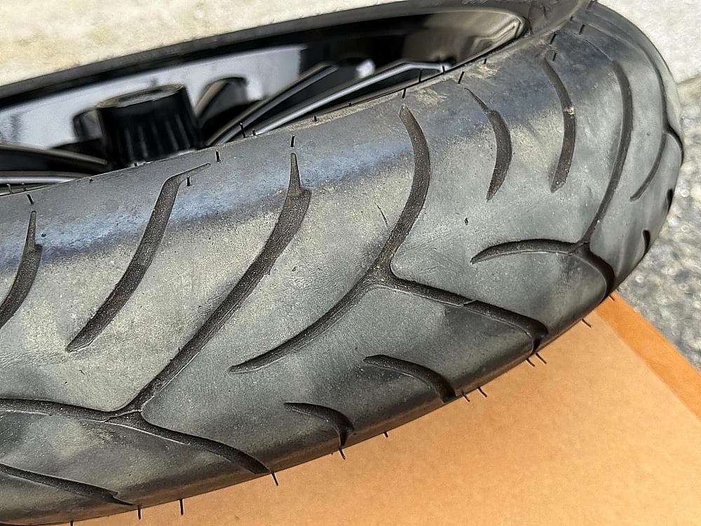 美品ワイズギア インチアップホイール ブラック 4D9 マジェスティ SG20J