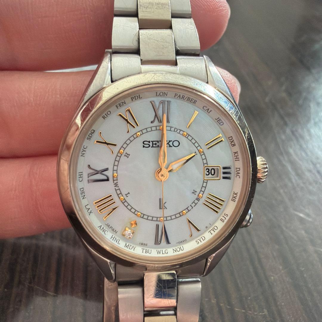 SEIKOセイコー　腕時計　電波時計　レディース