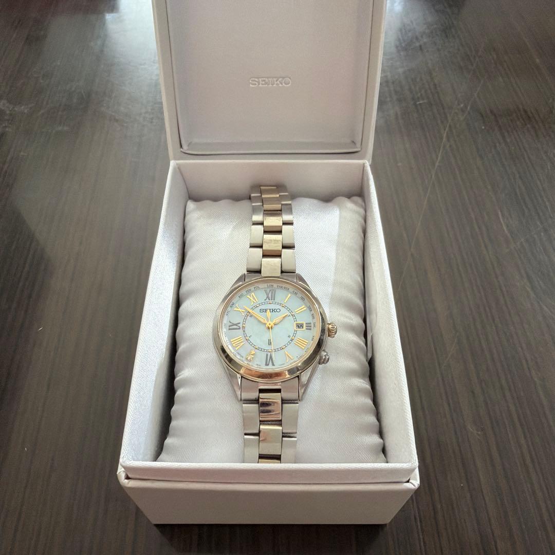 SEIKOセイコー　腕時計　電波時計　レディース