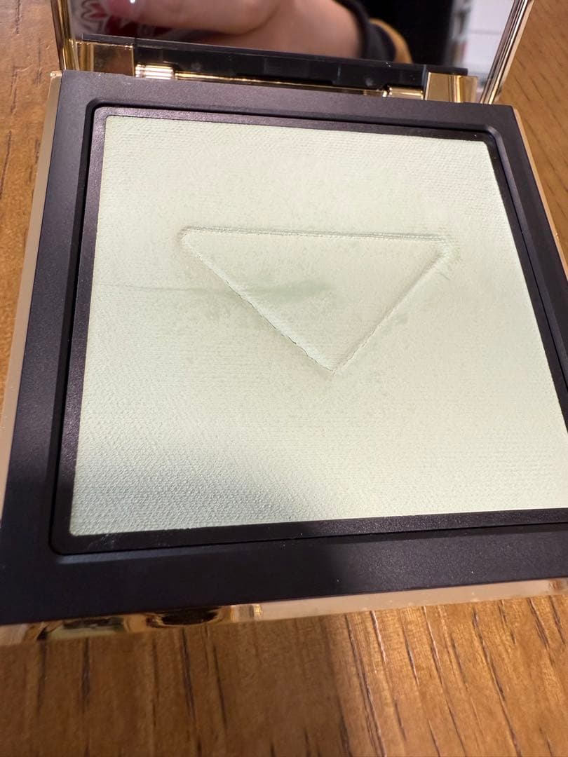 PRADA リセット セッティング パウダー