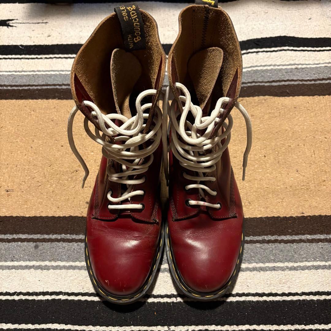 ドクターマーチン　英国製　チェリーレッド