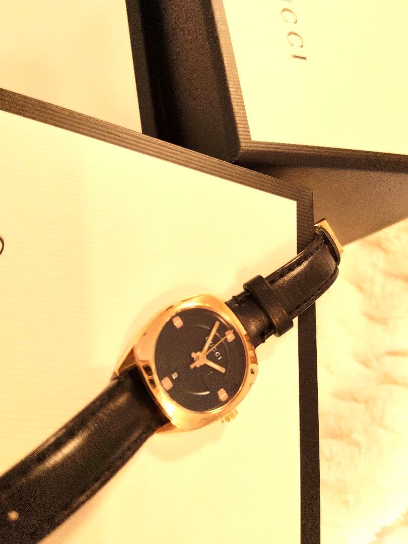 GUCCI レディース時計 ゴールド✕ブラックレザー