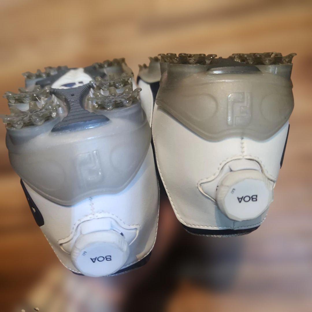 ホワイト ゴルフシューズ レースレス