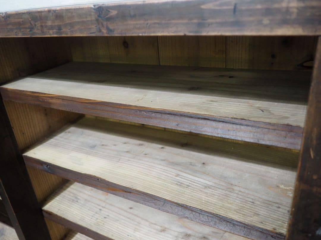 1156 アンティーク　波ガラスの飾り棚　食器棚　ガラスケース　古家具　レトロ