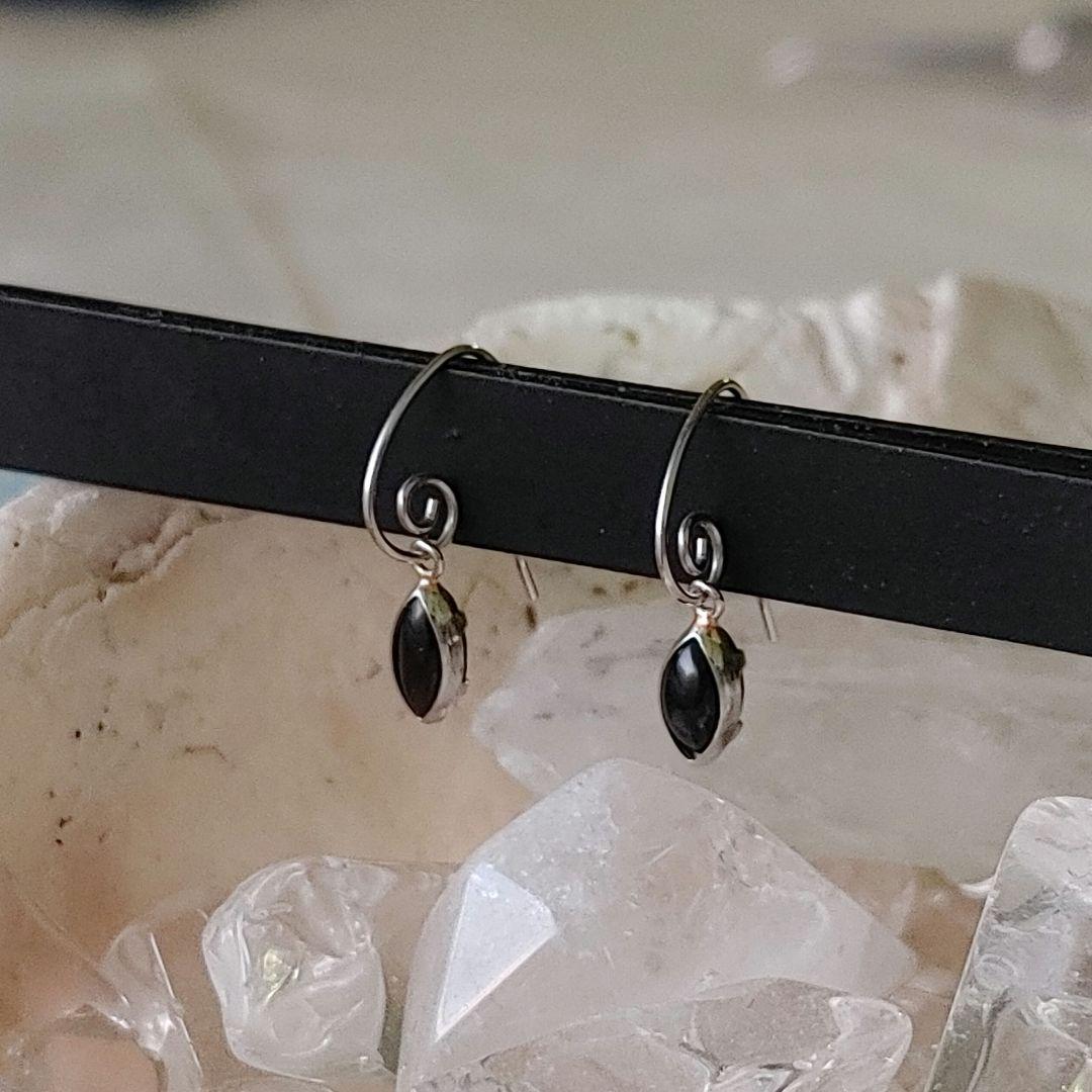 プラチナ　ブラックカルセドニー　フックピアス　Pt900