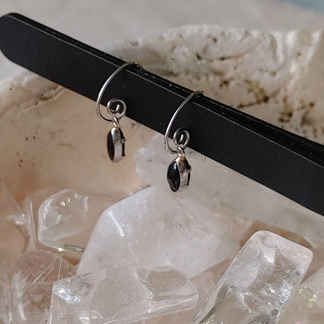 プラチナ　ブラックカルセドニー　フックピアス　Pt900