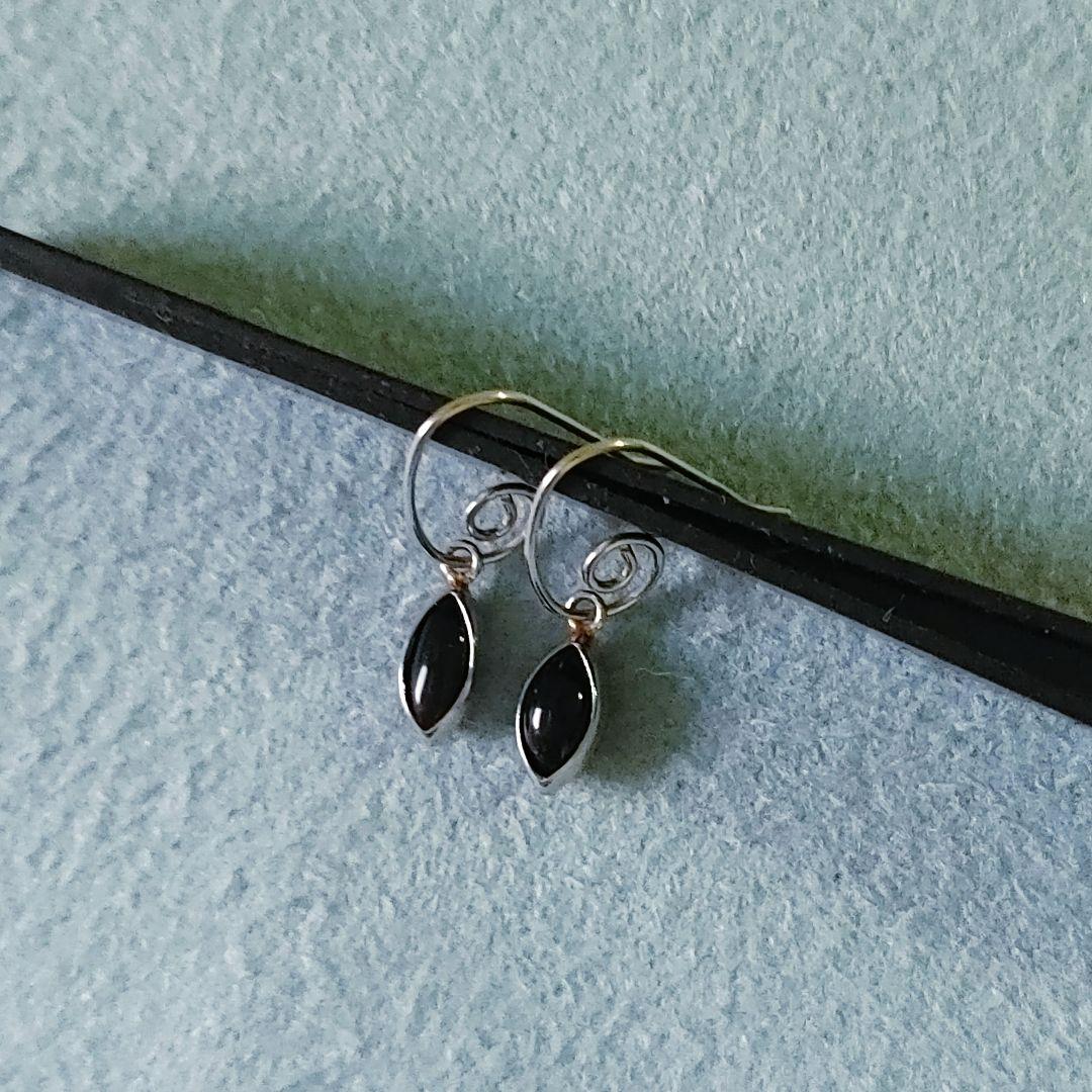 プラチナ　ブラックカルセドニー　フックピアス　Pt900
