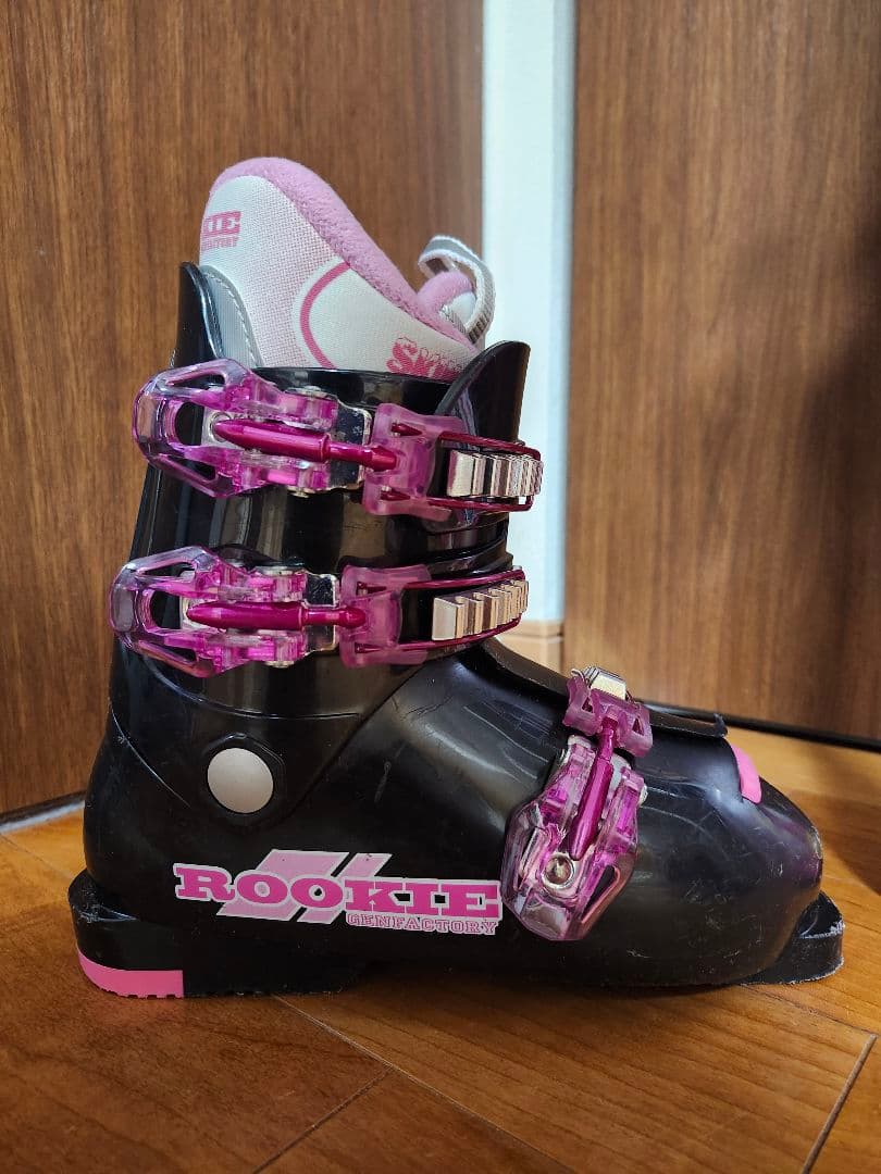 送料無料 スワロー　ジュニア用スキーセット130cm ブーツ22cm　ストック