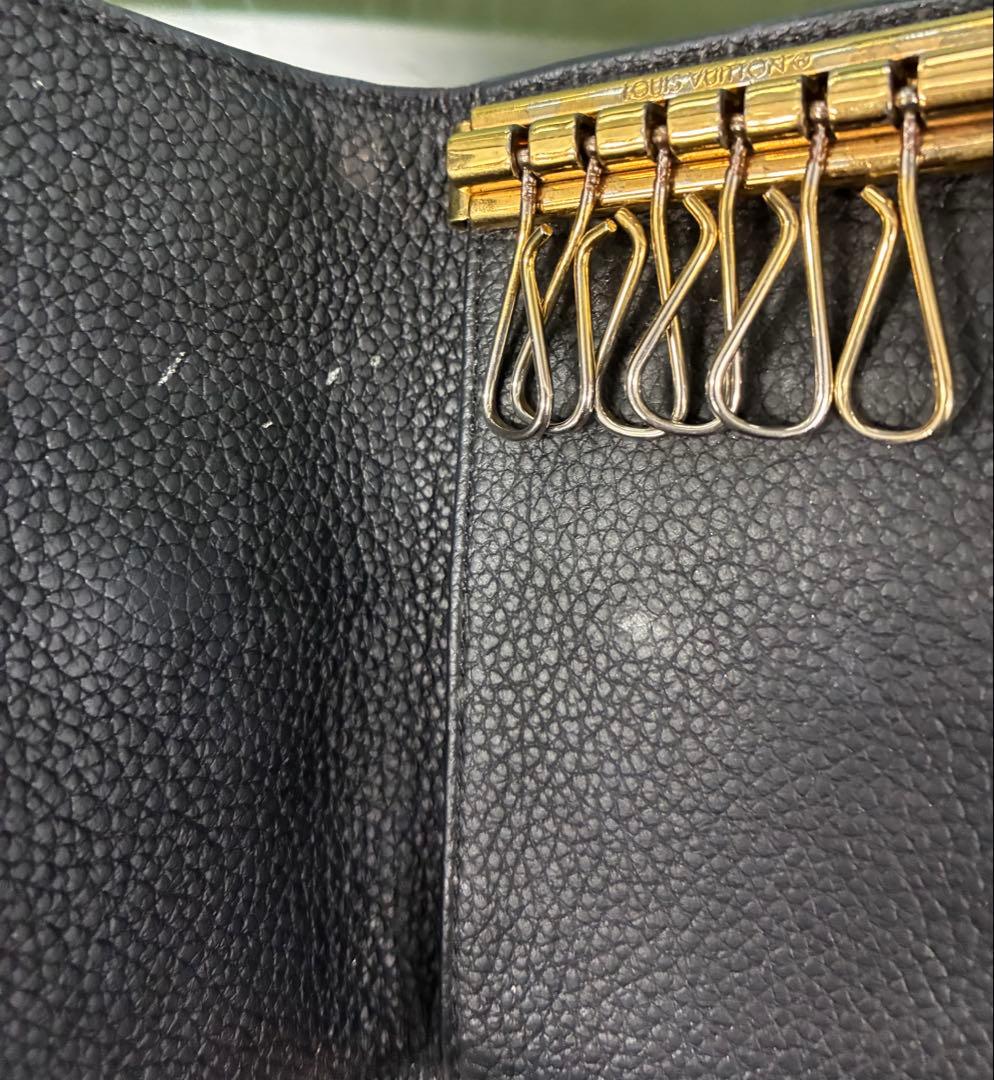 Louis Vuitton ブラック レザー キーケース　アンプラント