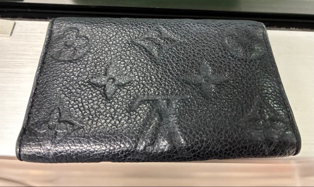 Louis Vuitton ブラック レザー キーケース　アンプラント