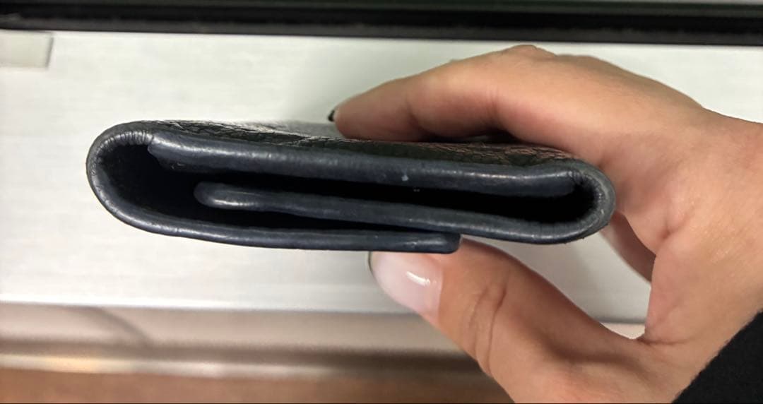 Louis Vuitton ブラック レザー キーケース　アンプラント