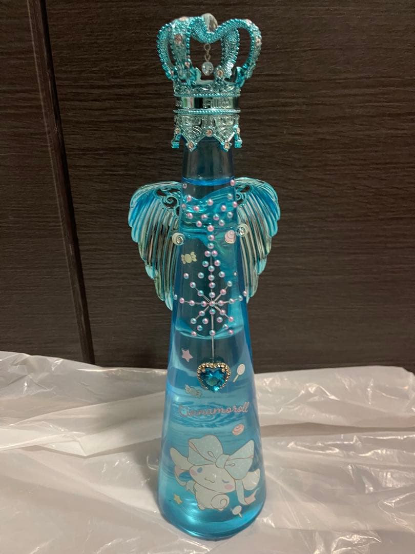 フィリコ　シナモロール　新品未開封　羽根付き　中身有り　サンリオ　ボトル　即完売