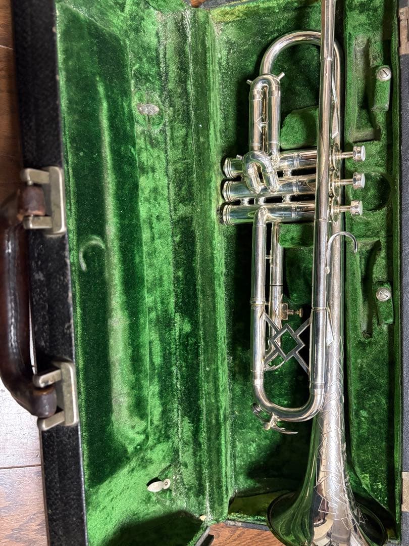 King Silver Tone B♭ trumpet