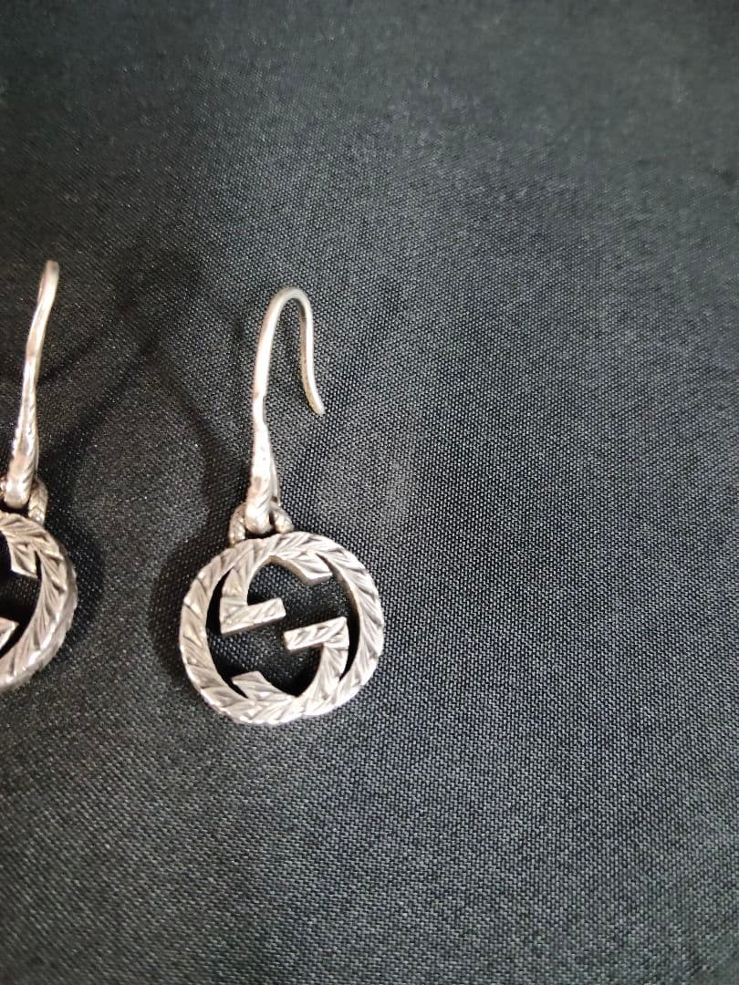 GUCCI グッチ インターロッキングG ピアス シルバー 925 燻し 両耳