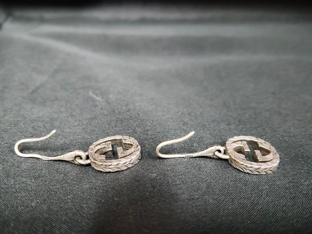 GUCCI グッチ インターロッキングG ピアス シルバー 925 燻し 両耳