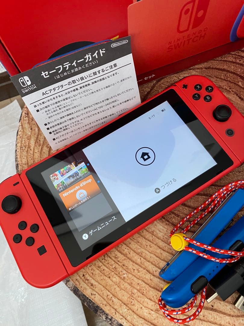 Nintendo Switch ニンテンドースイッチ本体　マリオレッド