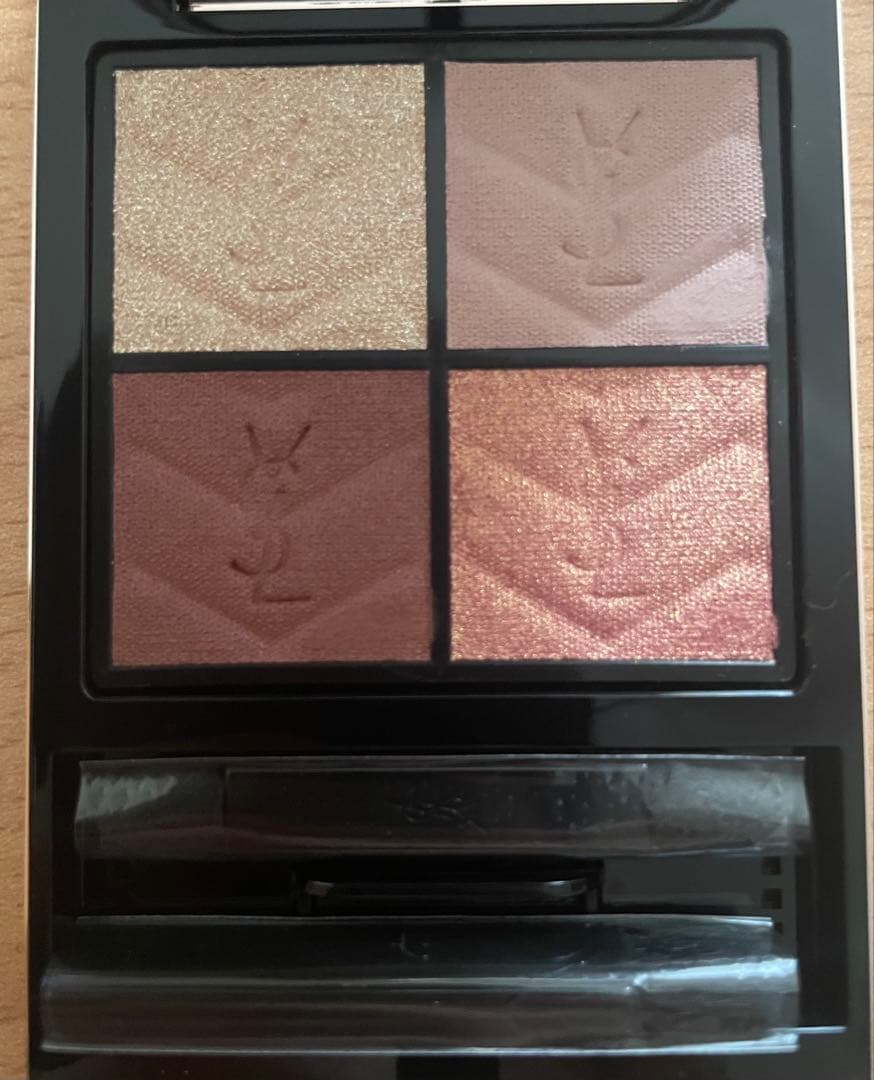 YSL クチュールミニクラッチ アイシャドウ 825