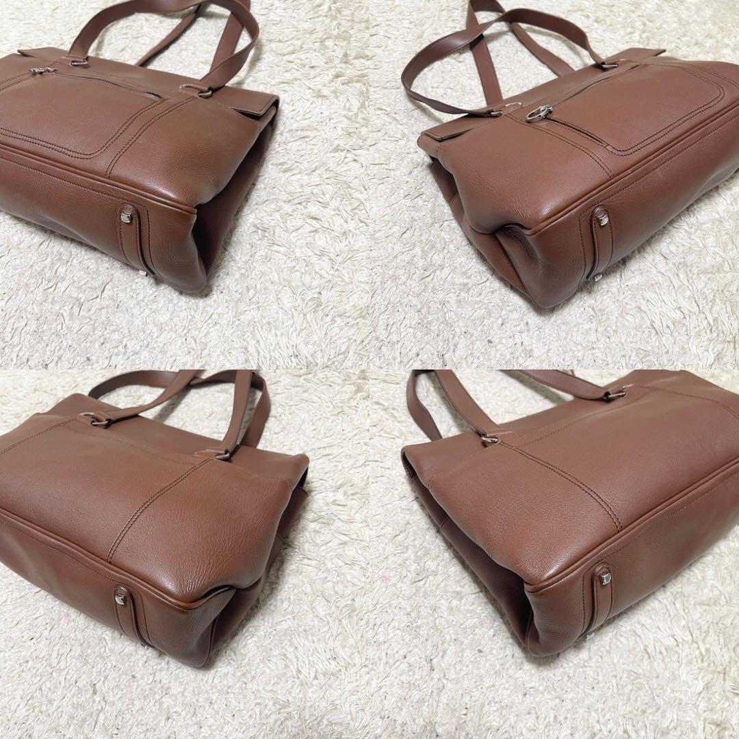 【美品】フェラガモ　トートバッグ　レザー　茶　ガンチーニ　ロゴ金具　刻印