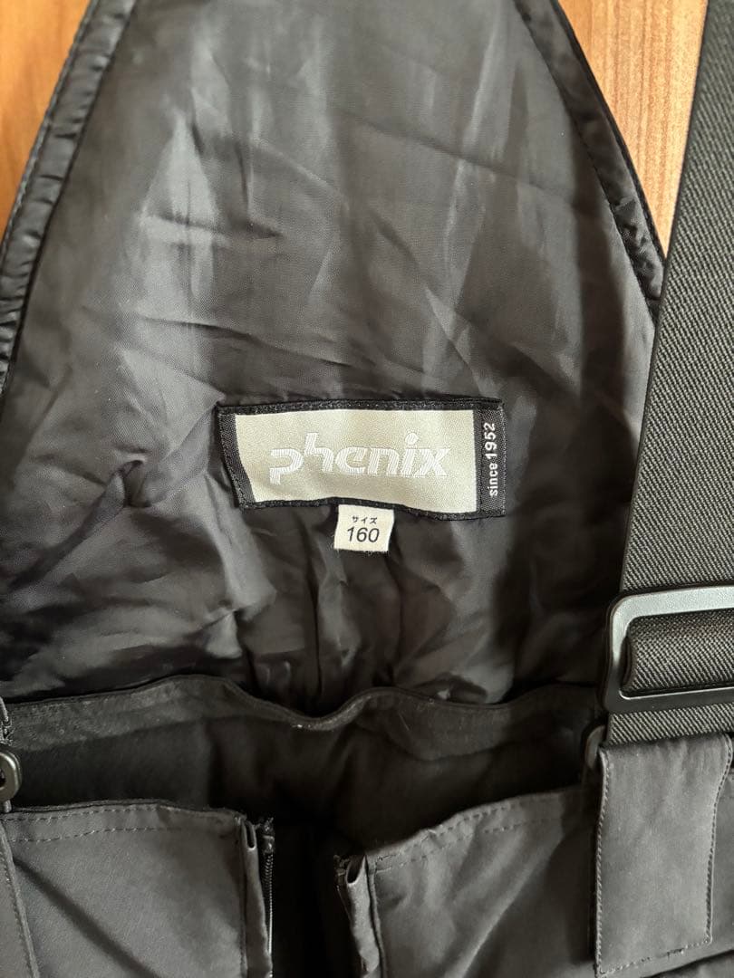 Phenixのスキーウェア、スノーボードウェアの上下セット