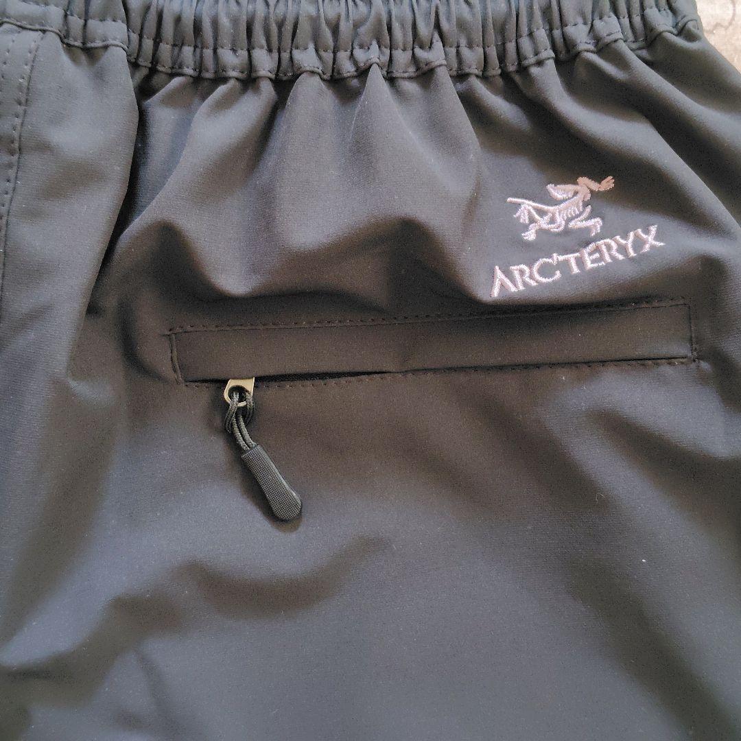 ARC'TERYX ブラック ショートパンツ L