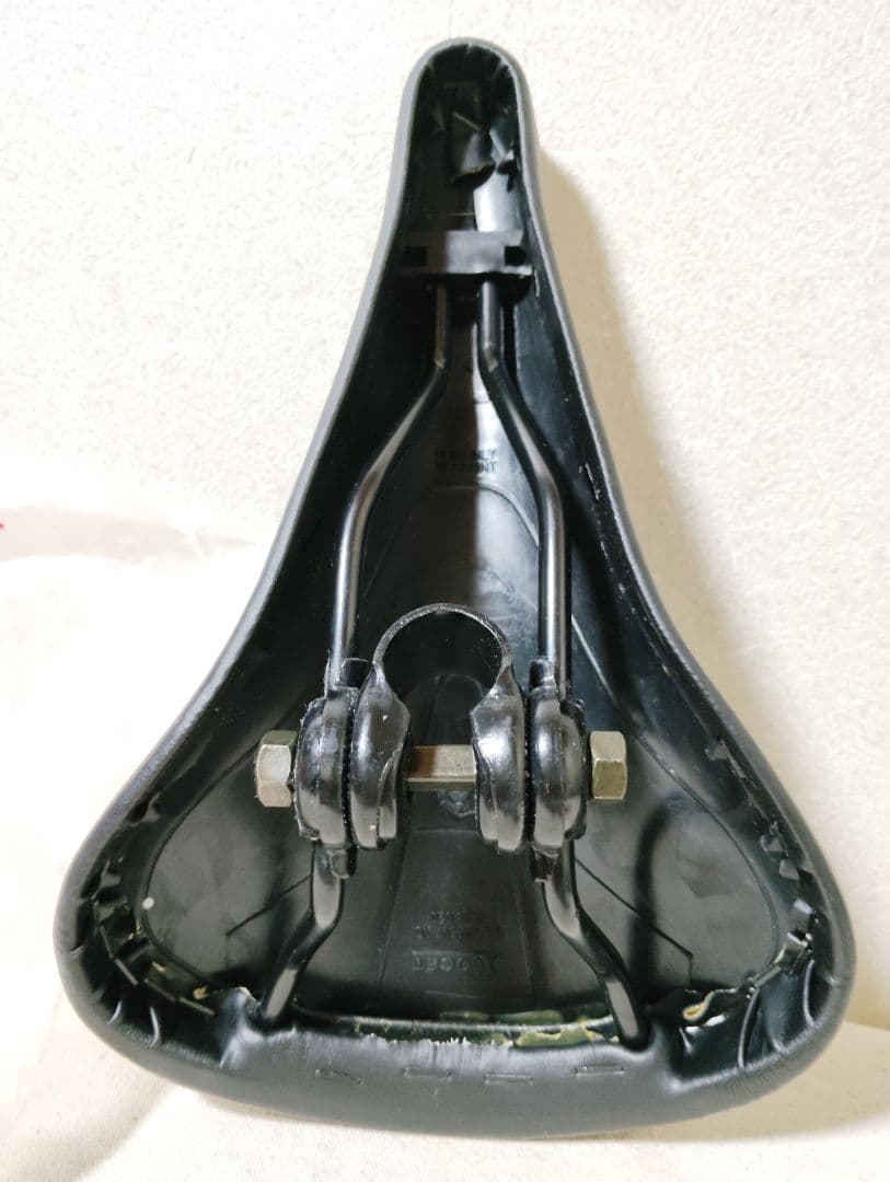 ラスト1個 新品 AVOCETサドル ツーリング バイカウント オールドMTB