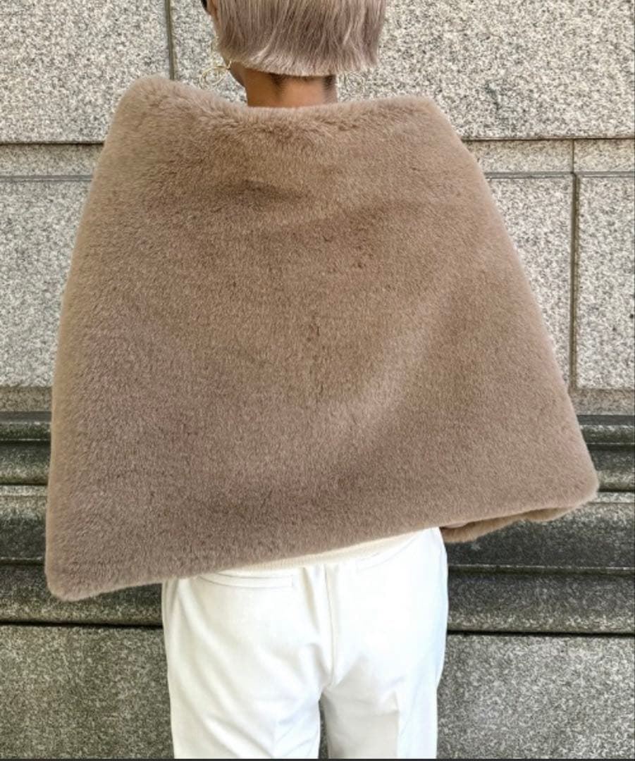 【年末お値下げ】新品・未使用 JENNE リッチボリュームファーケープ　ベージュ