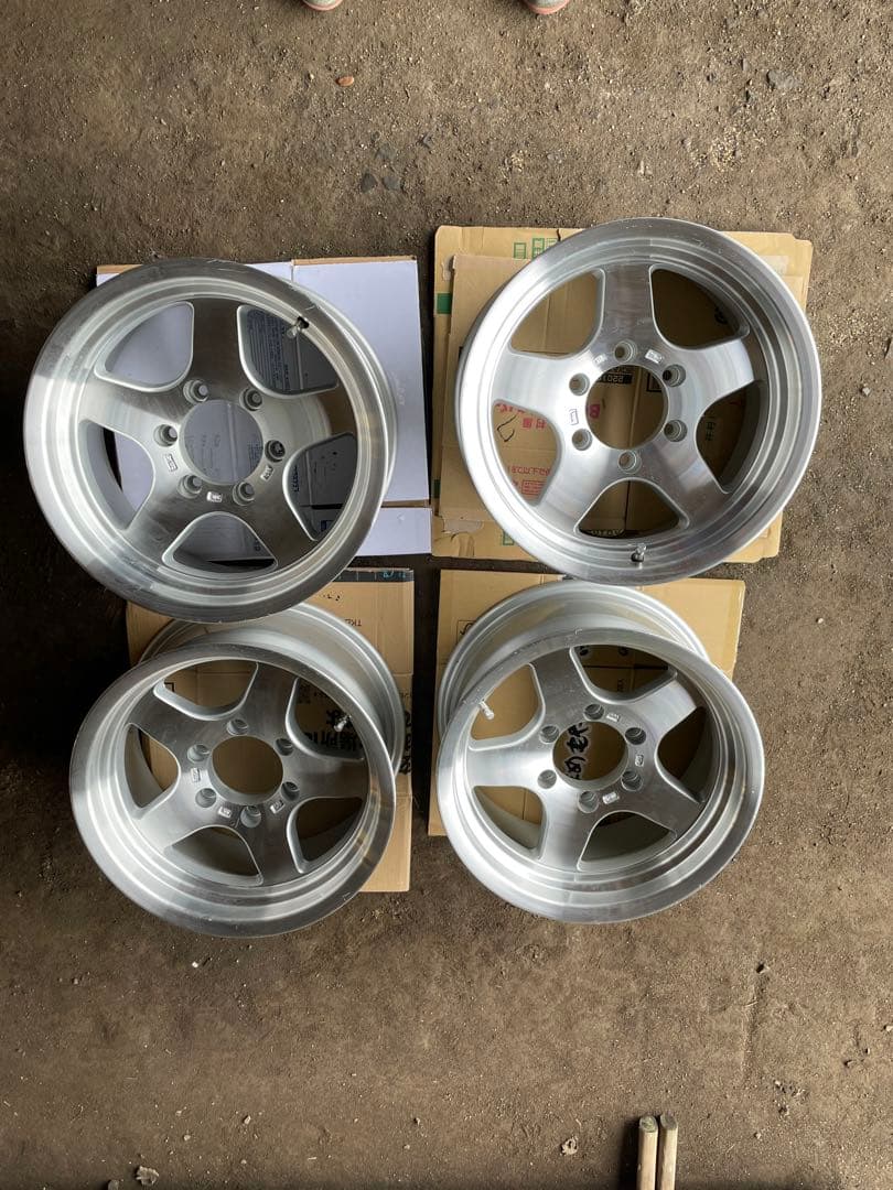 16インチ　6穴　ホイール　セット