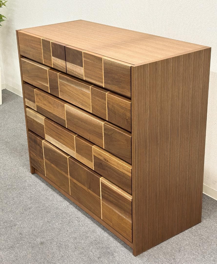 美品■府中家具■バーリオ　5段チェスト　モザイク柄　洋服ダンス　IDC大塚家具