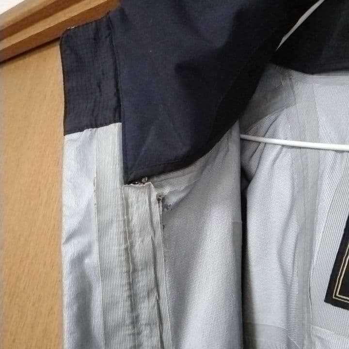 ONIGAKE フード付きレインスーツ 黒 パンツはサロペット付き　サイズＬ