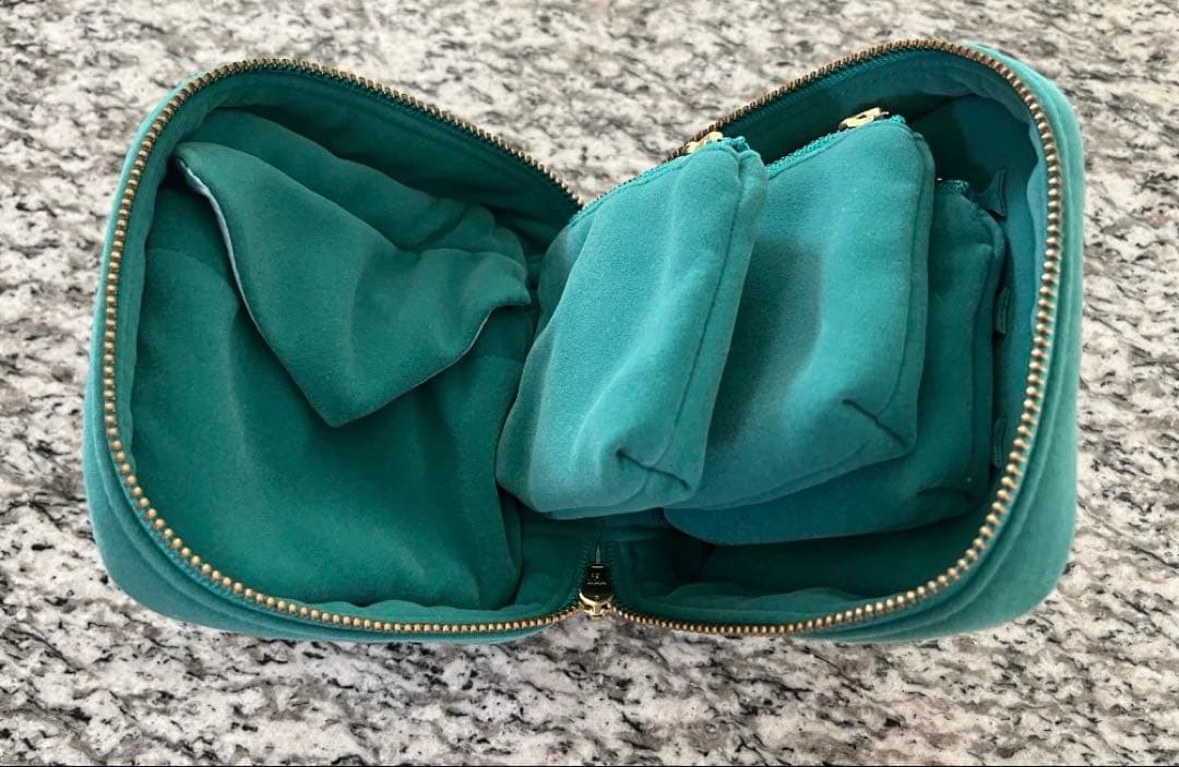 マリーエレーヌドゥタイヤック　ジュエリーポーチ