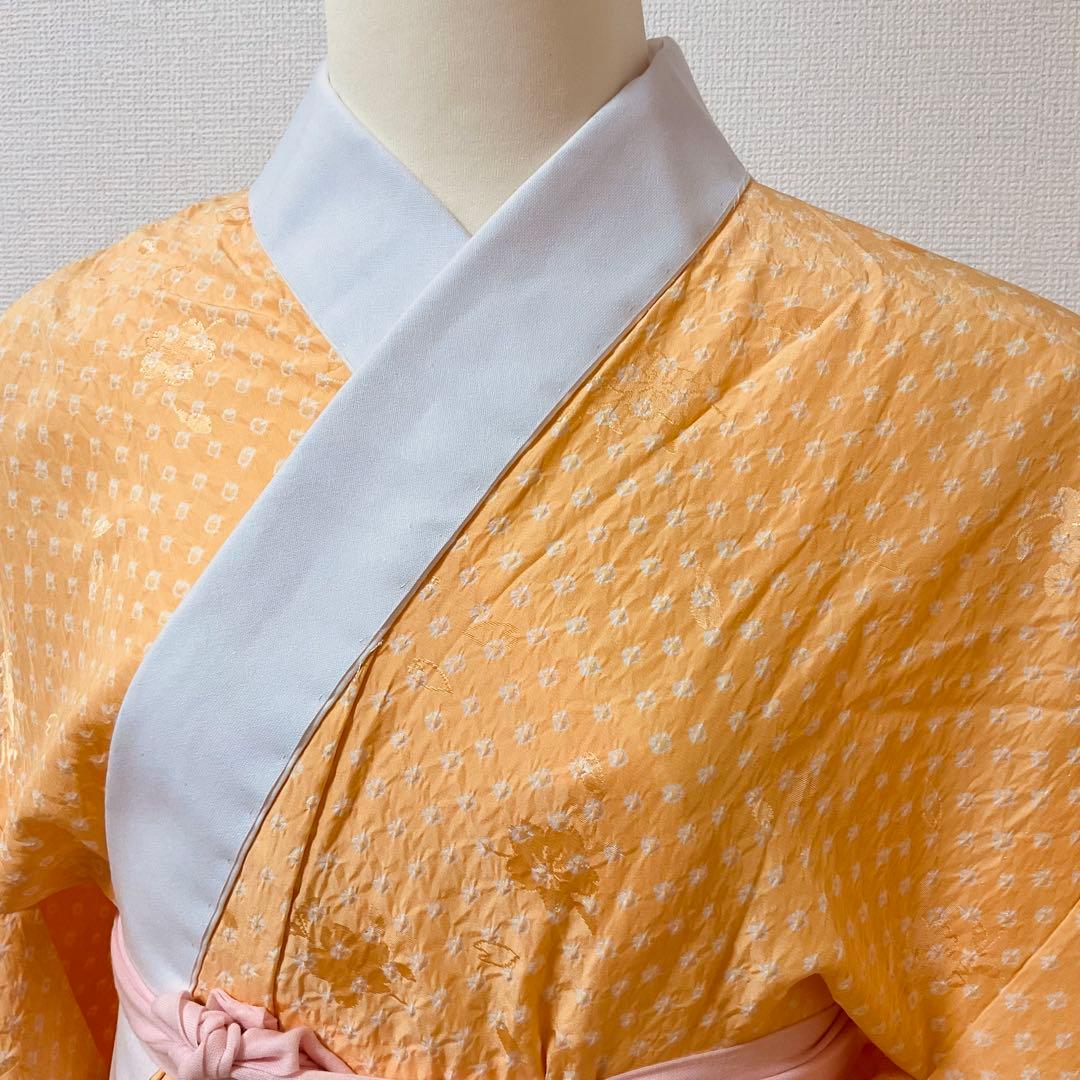 長襦袢　絞り　オレンジ系　薄いオレンジ　桜　花びら　正絹　身幅広め