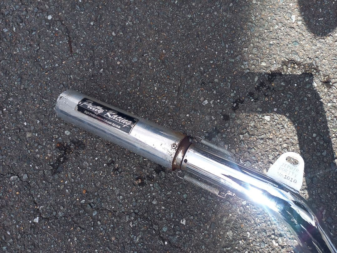 ゼファー400 プリティレーシング　ガニマタブレッド