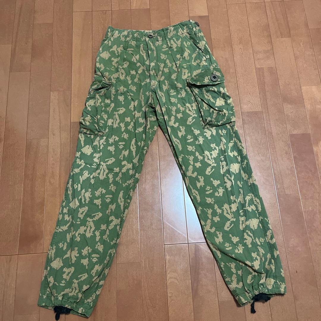 A BATHING APE デジタルカモ柄のミリタリーパンツ