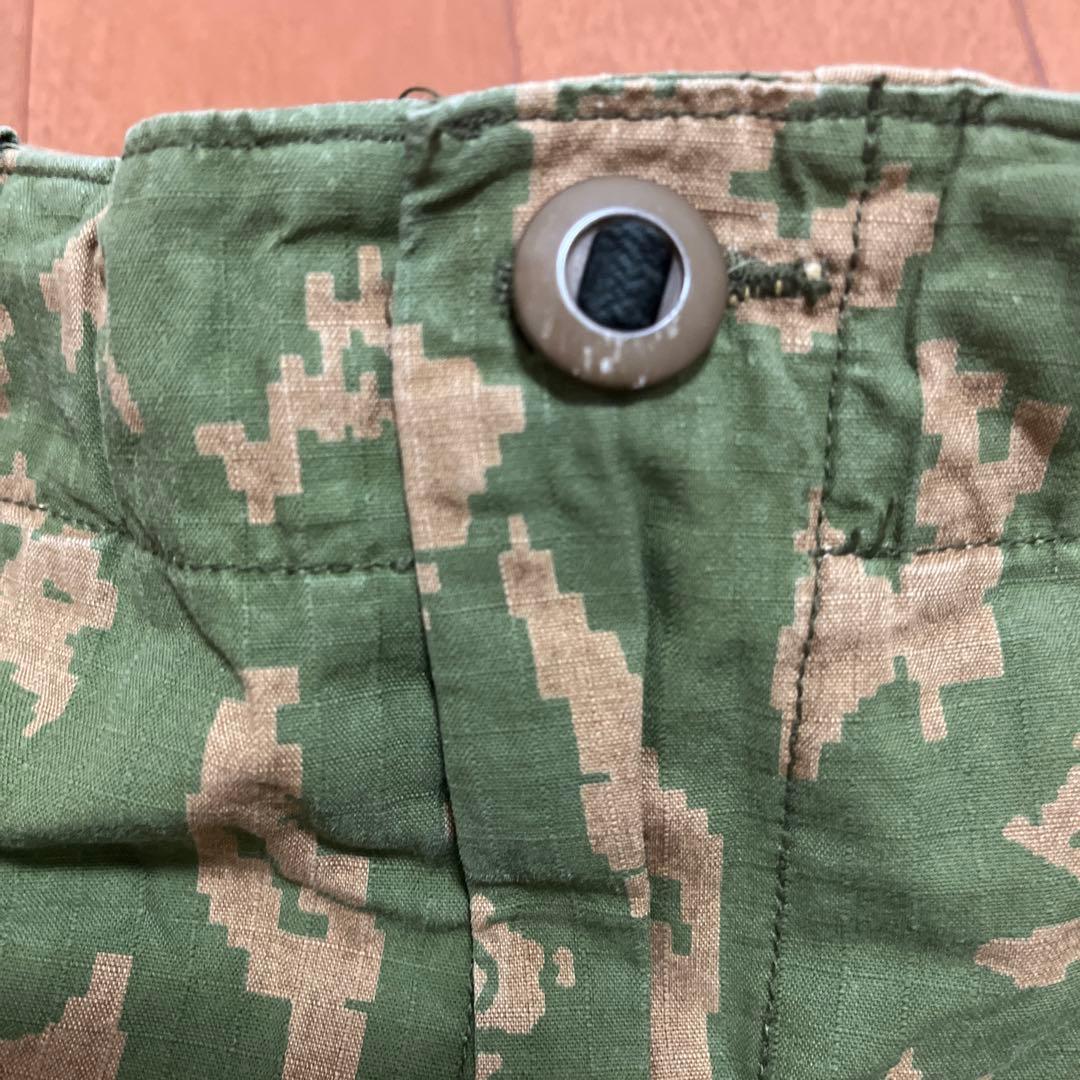 A BATHING APE デジタルカモ柄のミリタリーパンツ