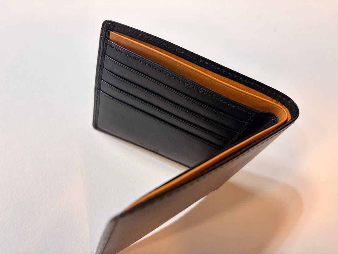 名人級　大峡製鞄　イタリア製牛革二つ折り財布（黒）