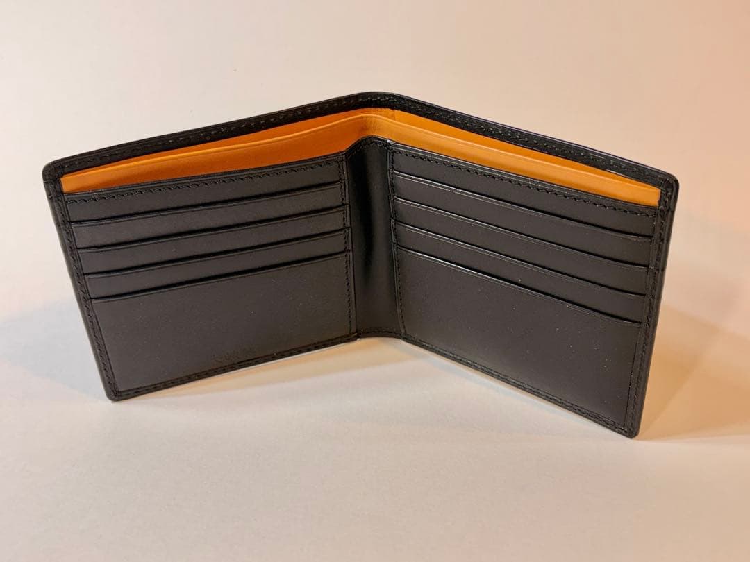 名人級　大峡製鞄　イタリア製牛革二つ折り財布（黒）